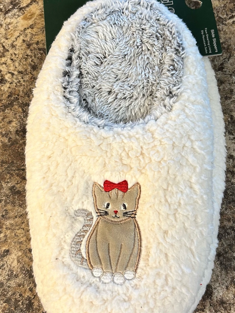 Wild Fable Cozy Cream Cat Slip-On Cat Slippers Size S/M (5-7) new